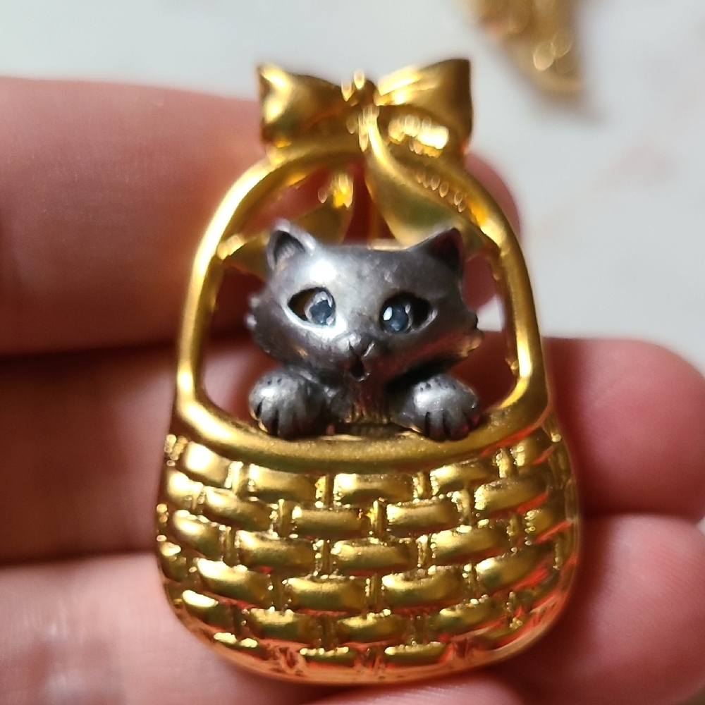 Cat In A Basket Vintage Brooch